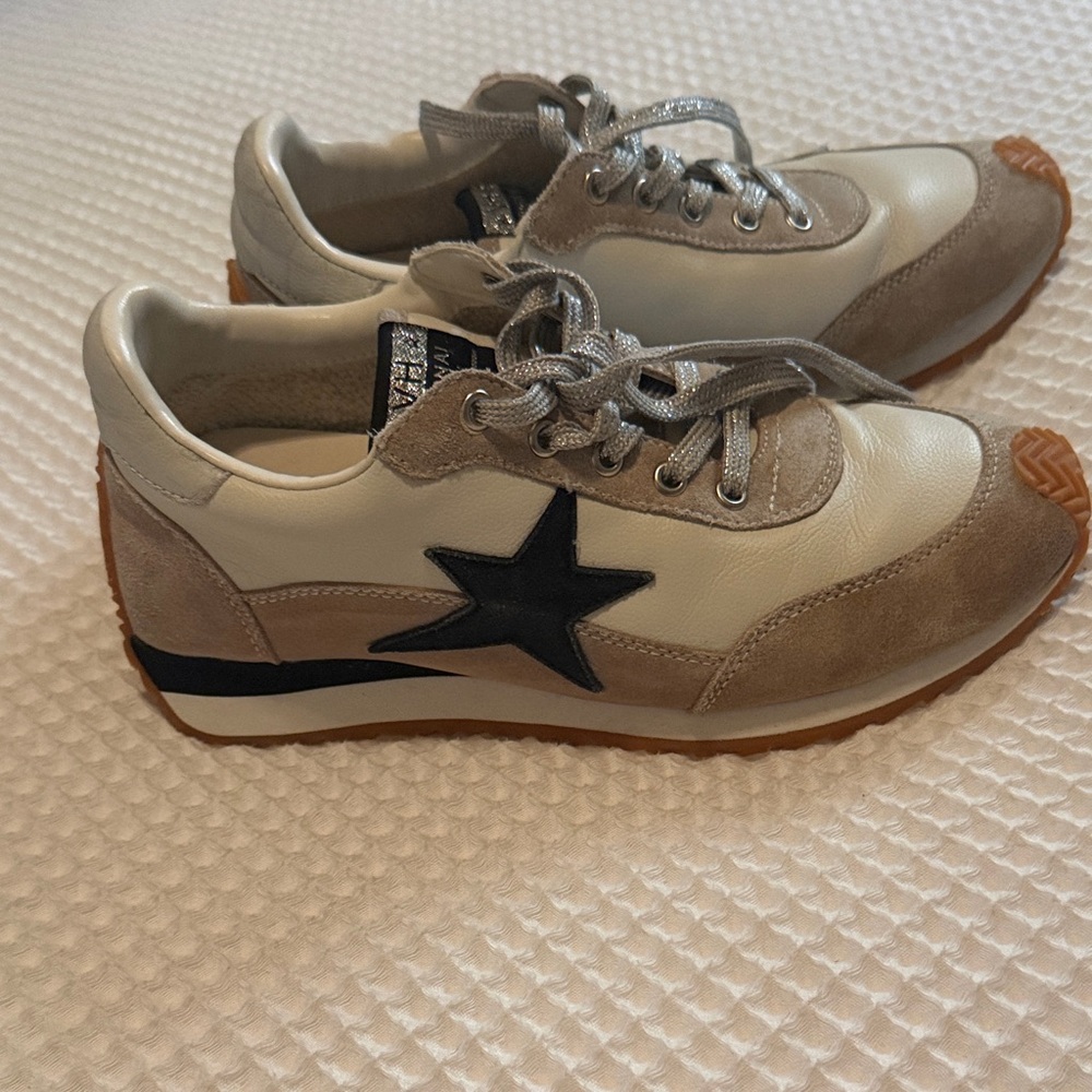 Kids Neutral Star Accent Sneakers - Cream & Tan